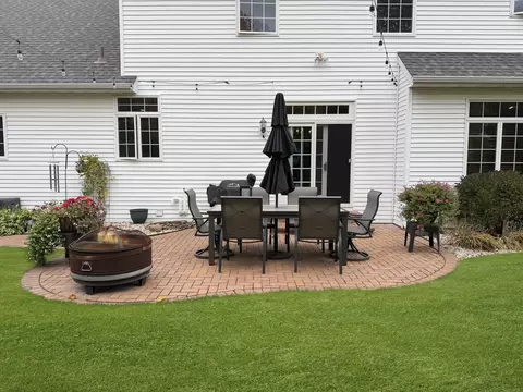Exterior - 233 E Fernwood Ln, Appleton, WI 54913 photo 9 of 10