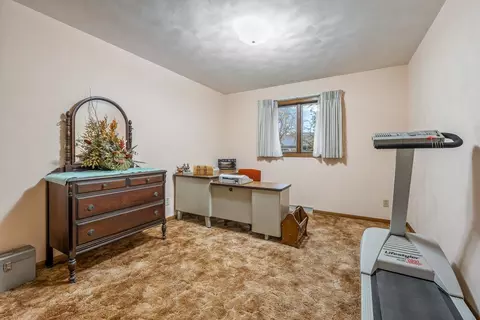 Bedroom - 720 E Meadow Grove Blvd, Appleton, WI 54915 photo 3 of 6