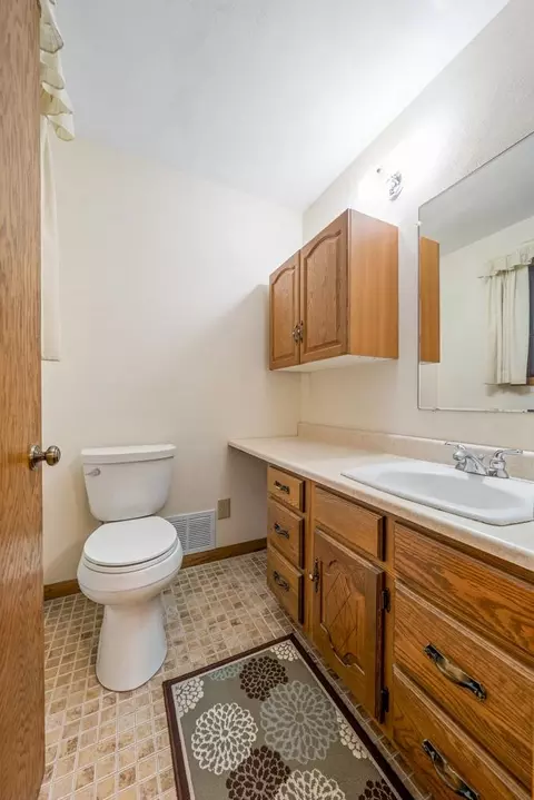 Bath - 720 E Meadow Grove Blvd, Appleton, WI 54915 photo 2 of 2