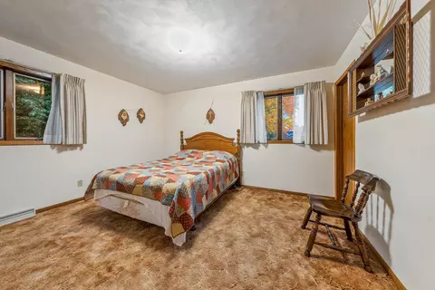 Bedroom - 720 E Meadow Grove Blvd, Appleton, WI 54915 photo 4 of 6