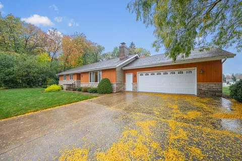 Exterior - 720 E Meadow Grove Blvd, Appleton, WI 54915 photo 6 of 6