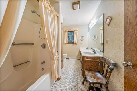 Bath - 720 E Meadow Grove Blvd, Appleton, WI 54915 photo 1 of 2