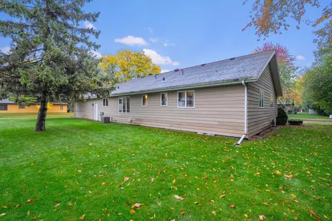 Exterior - 720 E Meadow Grove Blvd, Appleton, WI 54915 photo 3 of 6