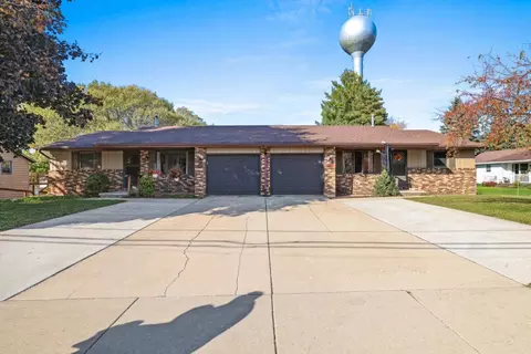2909 Humboldt Rd, Green Bay, WI 54311