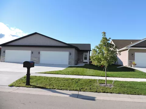 1803 Fairlawn Ct, North Fond Du Lac, WI 54937