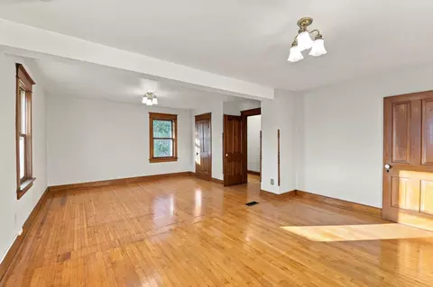 Living - 424 Turner St, Wrightstown, WI 54180 photo 5 of 5