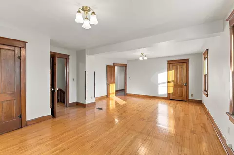 Living - 424 Turner St, Wrightstown, WI 54180 photo 4 of 5