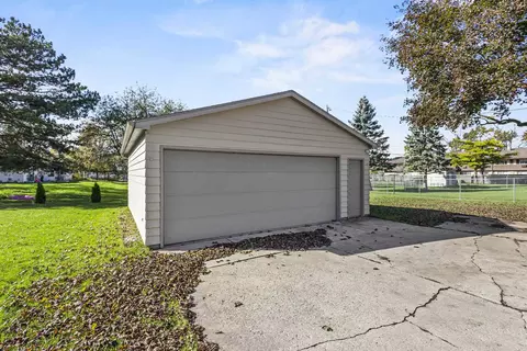 Exterior - 2417 Gmeiner Rd, Appleton, WI 54915 photo 6 of 10