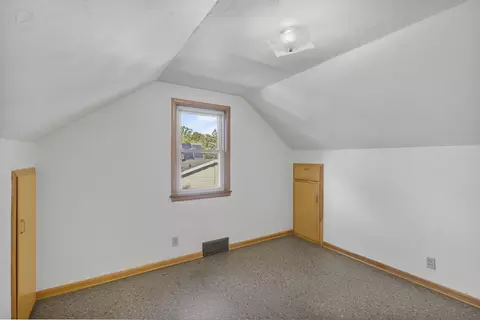 Bedroom - 2417 Gmeiner Rd, Appleton, WI 54915 photo 4 of 8