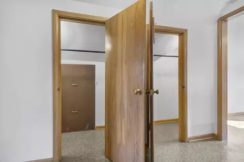 Entry Way - 2417 Gmeiner Rd, Appleton, WI 54915 photo 2 of 2