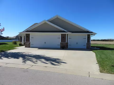 834 Sharon Lane Ln, Pulaski, WI 54162