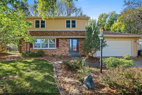 826 Broadview Dr, Green Bay, WI 54301