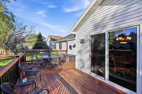 Exterior - w2421 Hickory Park Drive, Appleton, WI 54915 photo 3 of 8