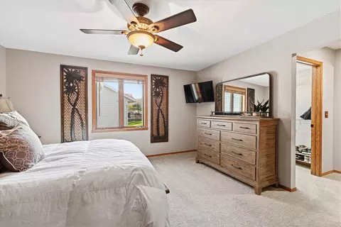 Bedroom - w2421 Hickory Park Drive, Appleton, WI 54915 photo 4 of 5
