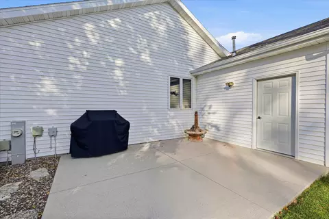 Exterior - w2421 Hickory Park Drive, Appleton, WI 54915 photo 5 of 8
