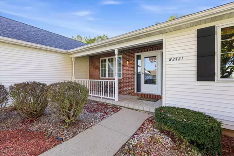 Exterior - w2421 Hickory Park Drive, Appleton, WI 54915 photo 2 of 8