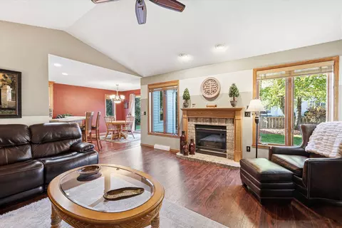 Living - w2421 Hickory Park Drive, Appleton, WI 54915 photo 2 of 3