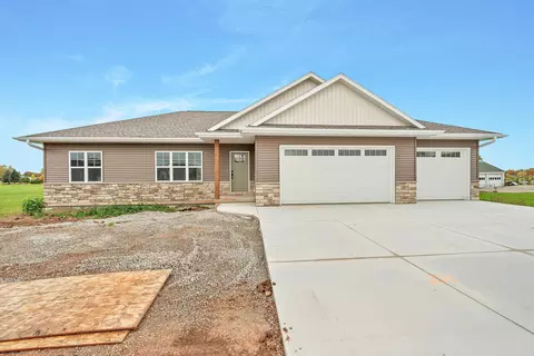 1588 Ontario Rd, Green Bay, WI 54311