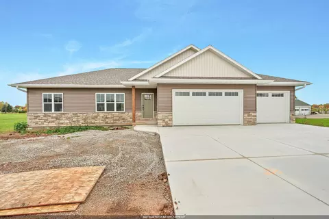 1588 Ontario Rd, Green Bay, WI 54311