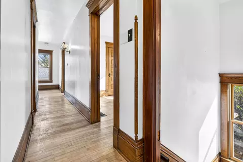 Entry Way - 620 N Oneida St, Appleton, WI 54911 photo 4 of 6