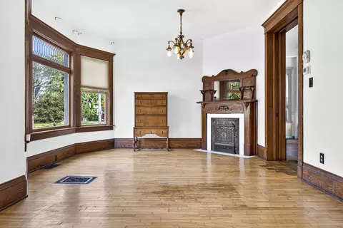 Living - 620 N Oneida St, Appleton, WI 54911 photo 2 of 2