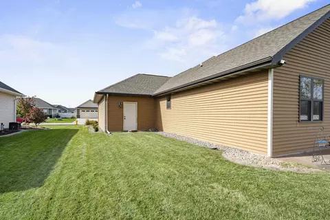 Exterior - 3328 Tulip Trl, Appleton, WI 54913 photo 8 of 19