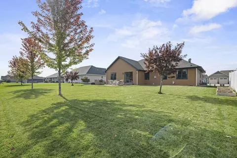 Exterior - 3328 Tulip Trl, Appleton, WI 54913 photo 18 of 19
