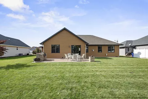 Exterior - 3328 Tulip Trl, Appleton, WI 54913 photo 11 of 19