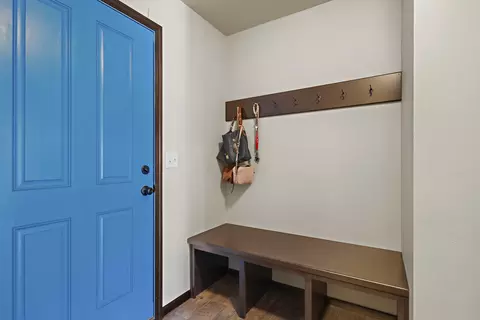 Entry Way - 3328 Tulip Trl, Appleton, WI 54913 photo 4 of 7