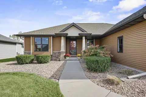 Exterior - 3328 Tulip Trl, Appleton, WI 54913 photo 3 of 19