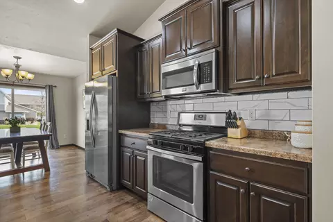 Kitchen - 3328 Tulip Trl, Appleton, WI 54913 photo 3 of 4