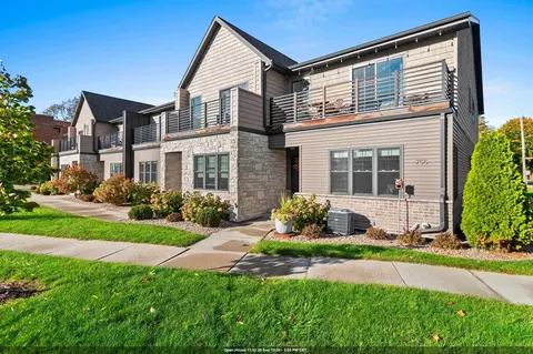 755 William St # 6, De Pere, WI 54115