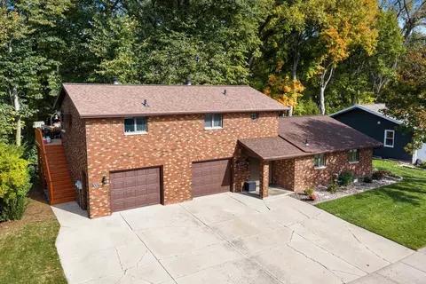 1008 Melrose Ct, Kaukauna, WI 54130