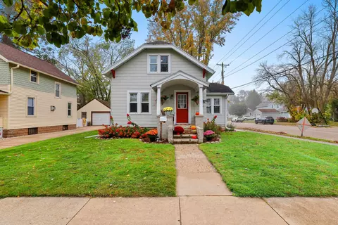 Exterior - 933 W Spring St, Appleton, WI 54914 photo 2 of 7