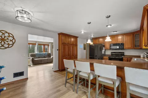 Kitchen - 1320 W Edgewood Dr, Appleton, WI 54913 photo 8 of 10