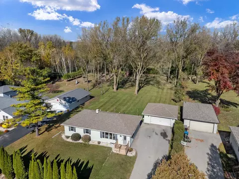 View/Area - 1320 W Edgewood Dr, Appleton, WI 54913 photo 3 of 10
