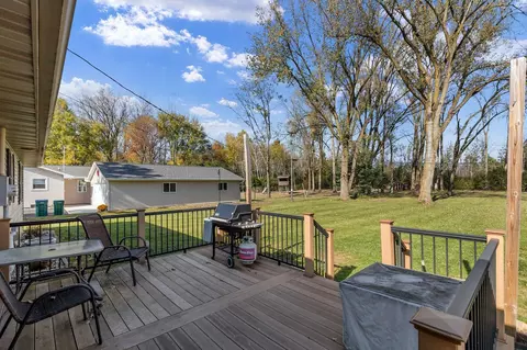 Exterior - 1320 W Edgewood Dr, Appleton, WI 54913 photo 2 of 9