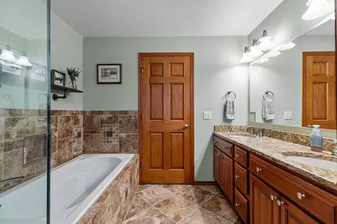 Bath - 1320 W Edgewood Dr, Appleton, WI 54913 photo 7 of 9