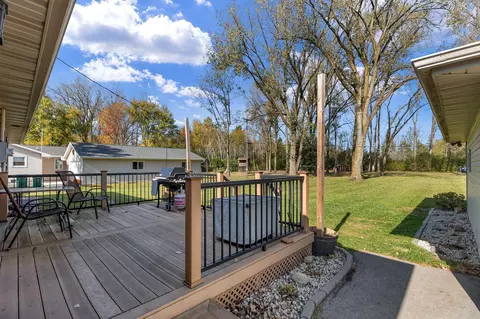 Exterior - 1320 W Edgewood Dr, Appleton, WI 54913 photo 1 of 9