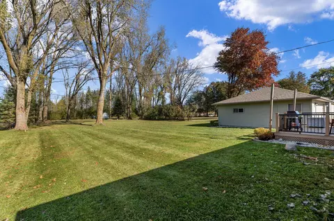 Exterior - 1320 W Edgewood Dr, Appleton, WI 54913 photo 5 of 9