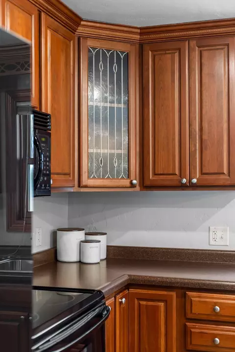 Kitchen - 1320 W Edgewood Dr, Appleton, WI 54913 photo 4 of 10