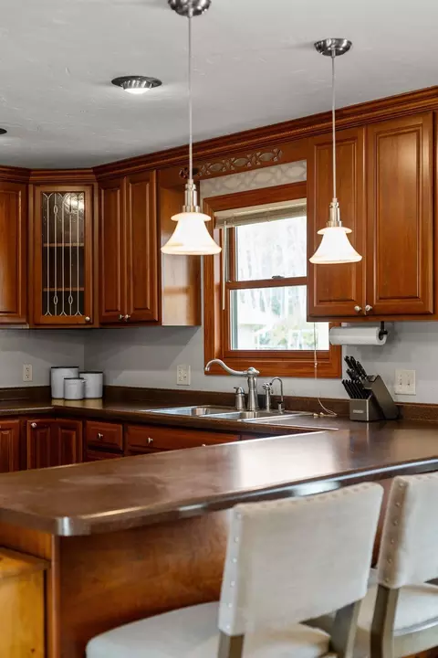 Kitchen - 1320 W Edgewood Dr, Appleton, WI 54913 photo 9 of 10