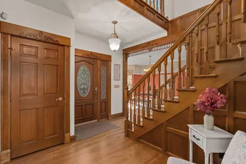 Entry Way - 808 E Mayfield Dr, Appleton, WI 54911 photo 1 of 6