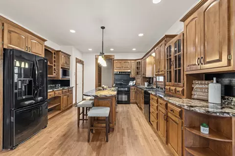 Kitchen - 808 E Mayfield Dr, Appleton, WI 54911 photo 2 of 5