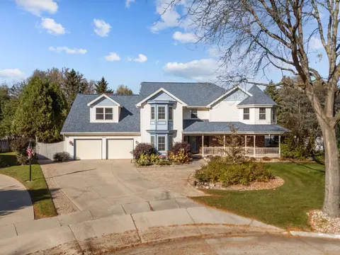 Exterior - 808 E Mayfield Dr, Appleton, WI 54911 photo 12 of 12