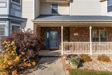 Exterior - 808 E Mayfield Dr, Appleton, WI 54911 photo 4 of 12