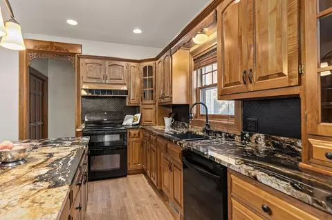 Kitchen - 808 E Mayfield Dr, Appleton, WI 54911 photo 3 of 5