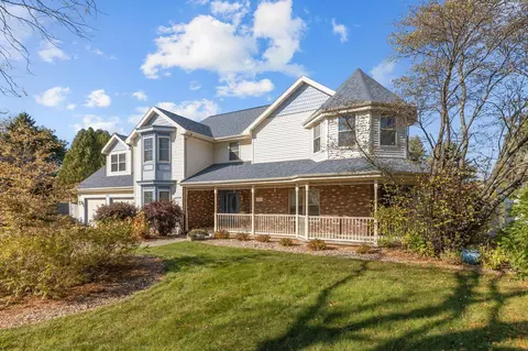 Exterior - 808 E Mayfield Dr, Appleton, WI 54911 photo 8 of 12