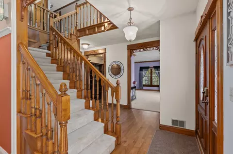 Entry Way - 808 E Mayfield Dr, Appleton, WI 54911 photo 4 of 6