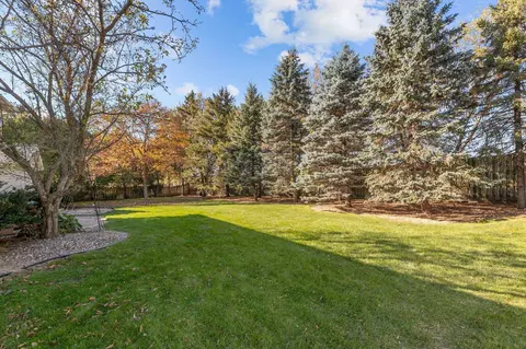 Exterior - 808 E Mayfield Dr, Appleton, WI 54911 photo 6 of 12